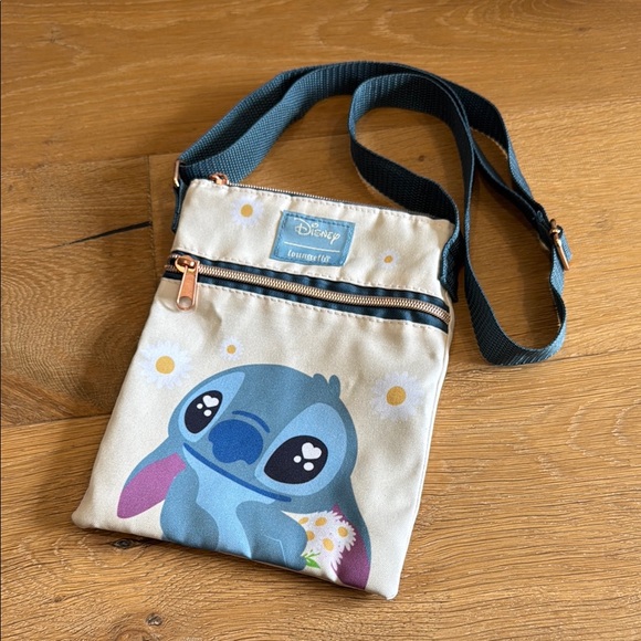 Loungefly Stitch Passport Bag / Crossbody - Picture 1 of 4